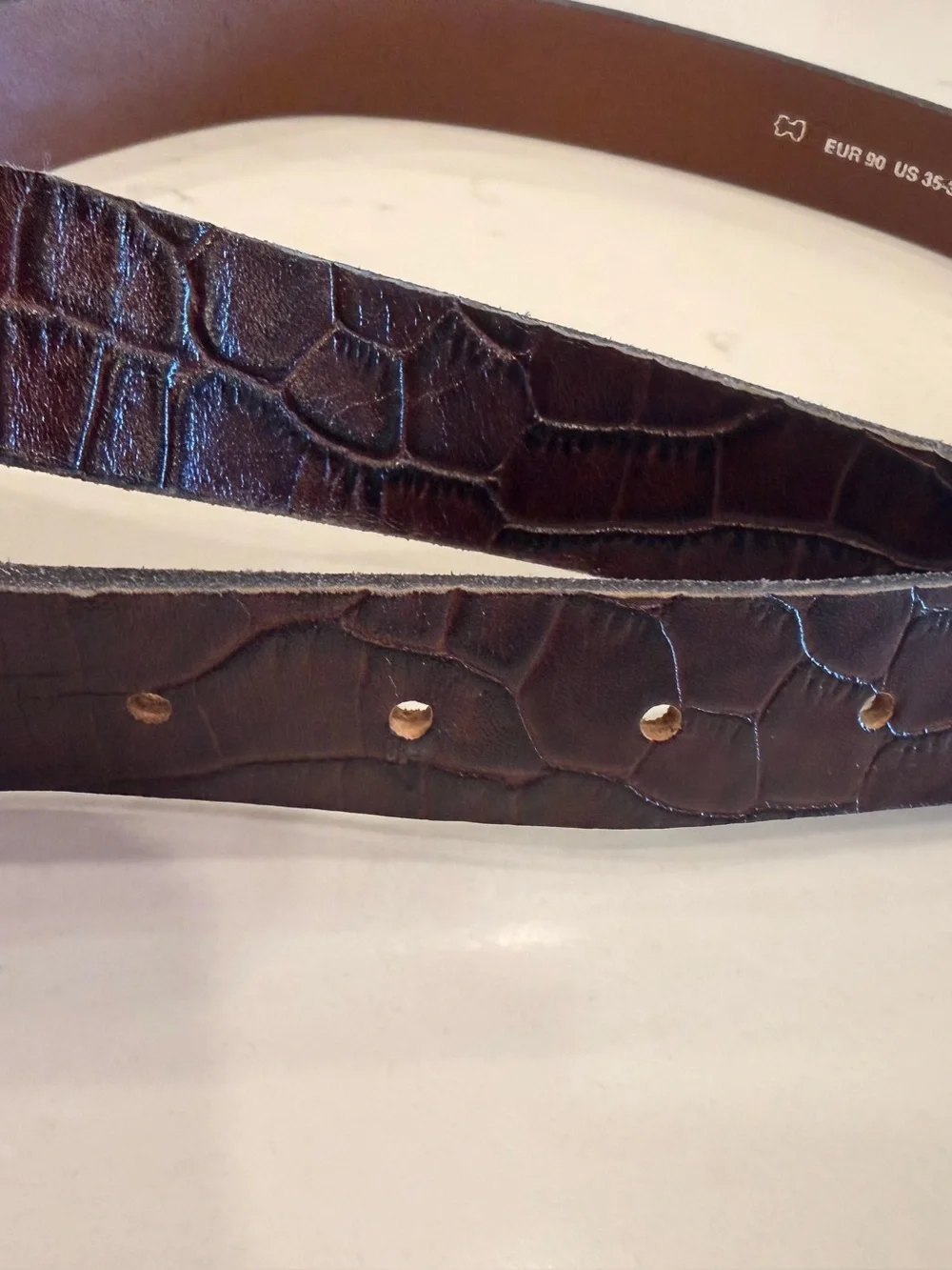 H&M Men’s Brown Leather Belt Size 35-36 Made in Sweden Classic Silver Buckle